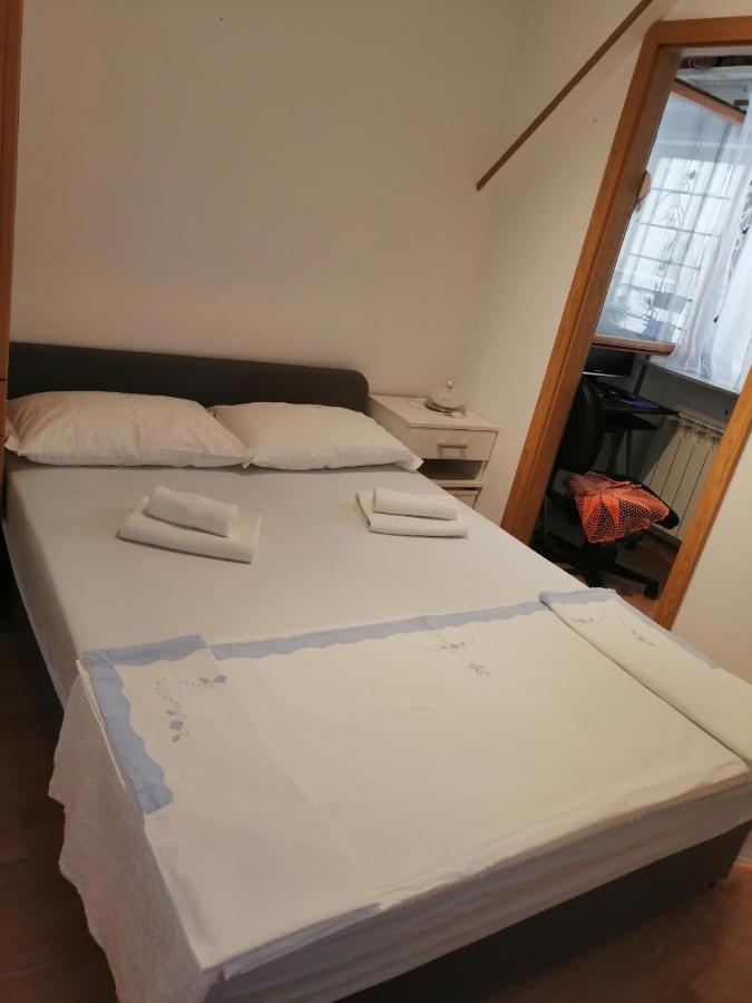 Apartment Sara Koper Buitenkant foto