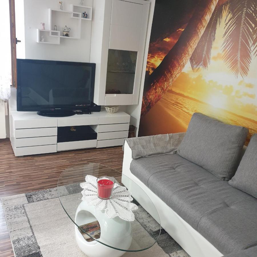 Apartment Sara Koper Buitenkant foto